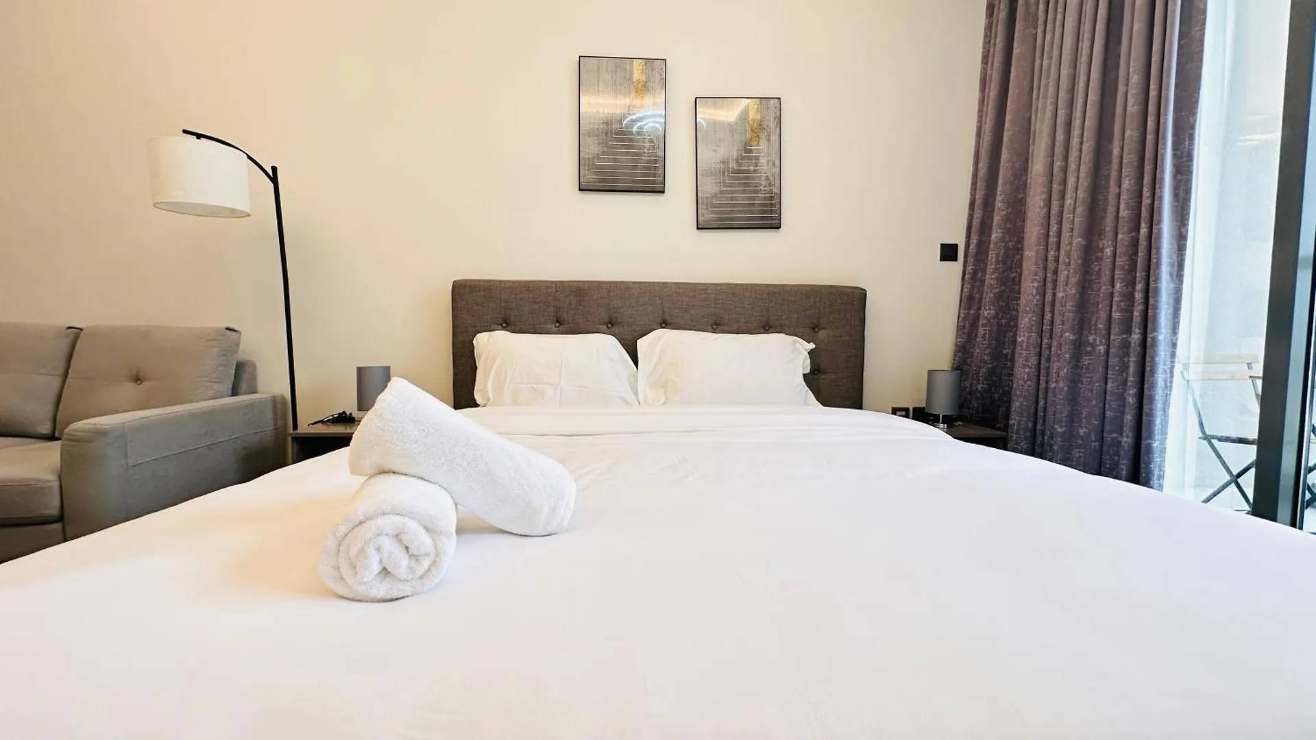 Upscale Studio Apartment Palm View With Big Balcony Free Parking By Belvilla Dubai Homestay