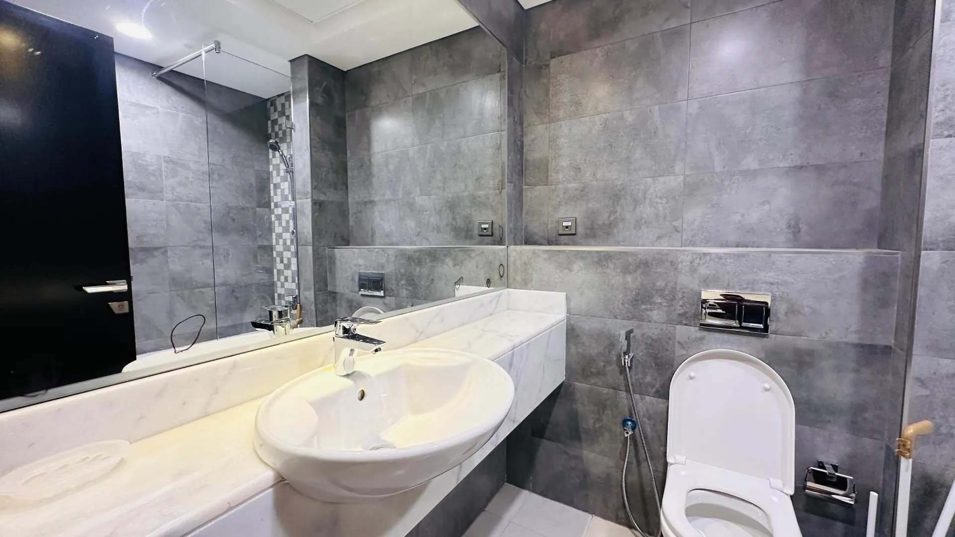 Homestay Upscale Studio Apartment Palm View With Big Balcony Free Parking By Belvilla Dubai United Arab Emirates